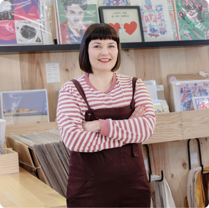 Dependienta de tienda local